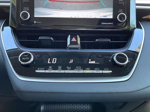 Used 2022 Toyota Corolla LE FWD image 16