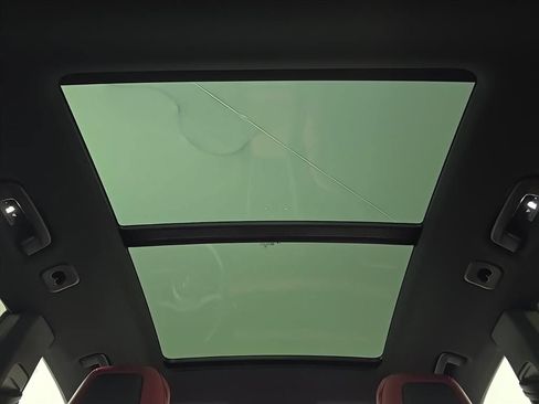 Certified 2025 Porsche Macan 4S Electric AWD/4WD image 14