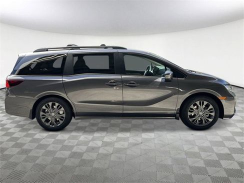 New 2026 Honda Odyssey Touring image 6