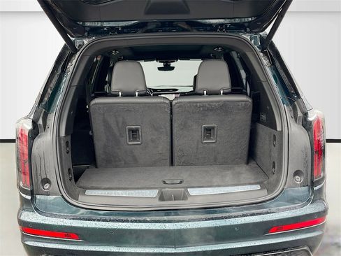 Used 2024 Cadillac XT6 Sport w/ LPO, ONYX Package image 28