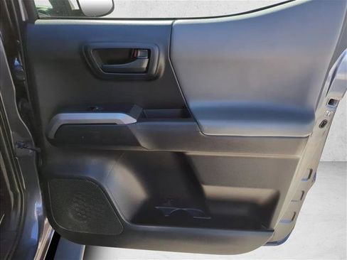 Certified 2017 Toyota Tacoma SR5 image 23