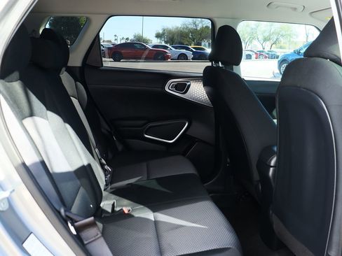 Used 2024 Kia Soul LX w/ Option Group 015 image 27