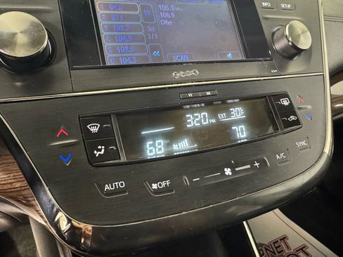 Used 2013 Toyota Avalon Limited image 20