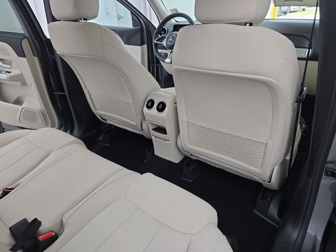 New 2026 Mercedes-Benz GLB 250 image 11