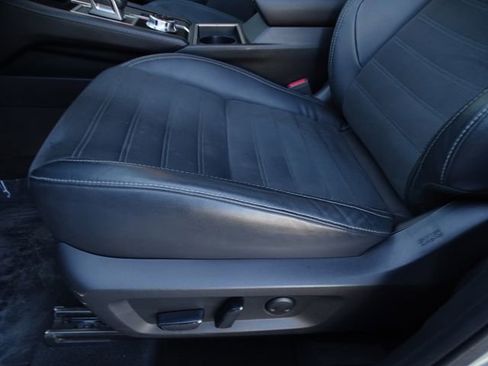 Used 2022 Mitsubishi Outlander SE image 28