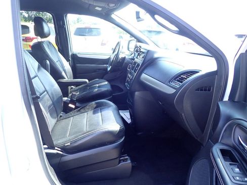 Used 2015 Dodge Grand Caravan SE w/ Quick Order Package 29E SE FWD image 13