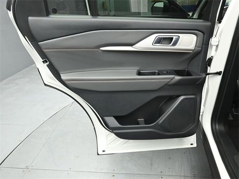 Certified 2025 Ford Explorer Active w/ Active Comfort Package image 24