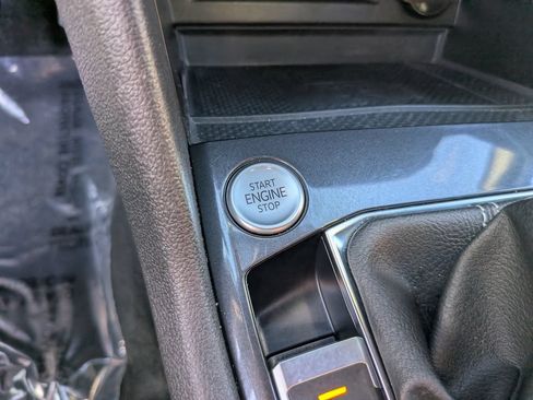 Certified 2023 Volkswagen Tiguan SE FWD image 23