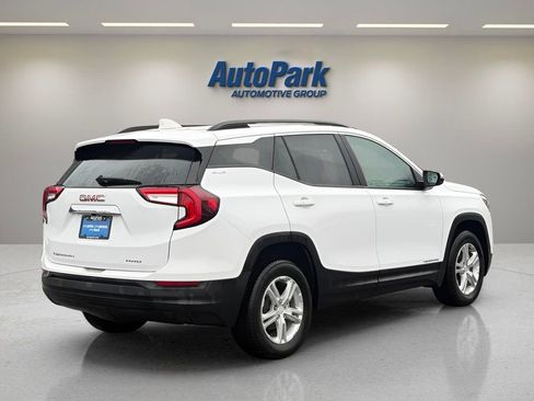 Used 2023 GMC Terrain SLE w/ Driver Convenience Package image 7