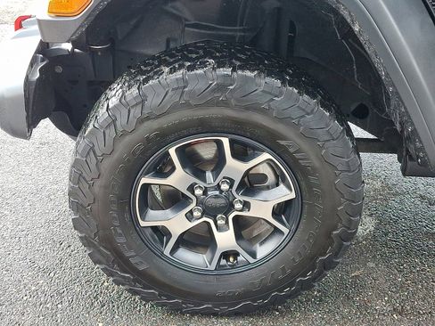 Used 2018 Jeep Wrangler Unlimited Rubicon w/ Dual Top Group image 9