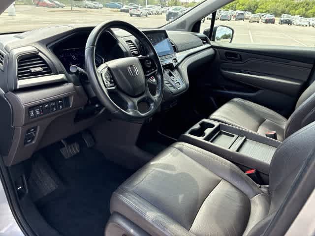 Used 2018 Honda Odyssey Touring image 2
