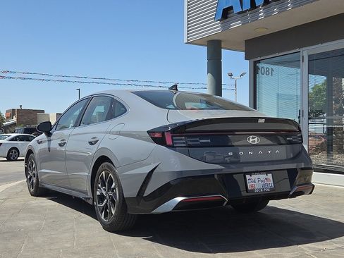 Used 2025 Hyundai Sonata SEL FWD image 4