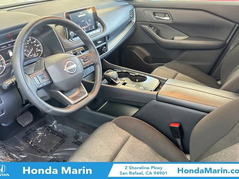 Used 2025 Nissan Rogue SV FWD image 11