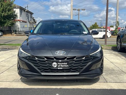 Certified 2022 Hyundai Elantra SEL w/ Cargo Package FWD image 4