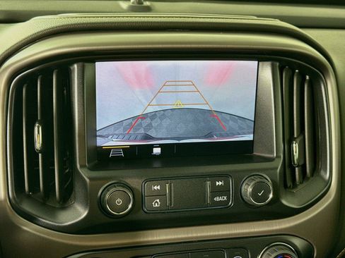 Used 2022 GMC Canyon AT4 w/ Driver Alert Package AWD/4WD image 7
