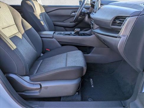 Used 2024 Nissan Rogue SV image 21