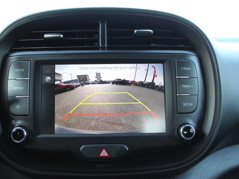 Used 2025 Kia Soul LX w/ LX Technology Package FWD image 21