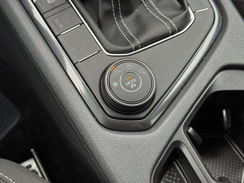 Used 2022 Volkswagen Tiguan S image 15