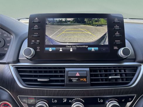 Used 2022 Honda Accord Touring image 25