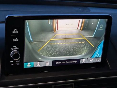 Certified 2024 Honda Pilot Touring image 32