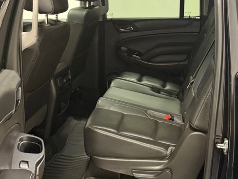 Used 2019 GMC Yukon XL SLT w/ Premium Edition image 9