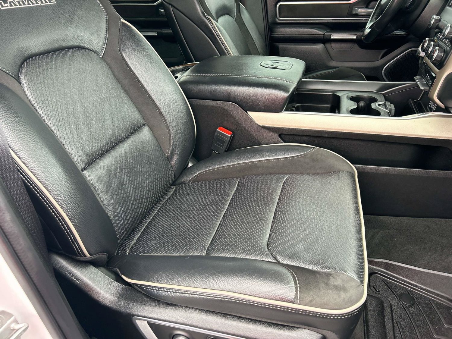 Used 2022 RAM 1500 Laramie AWD/4WD image 26