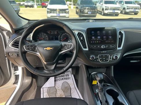 Used 2024 Chevrolet Malibu LT w/ Sport Edition FWD image 17