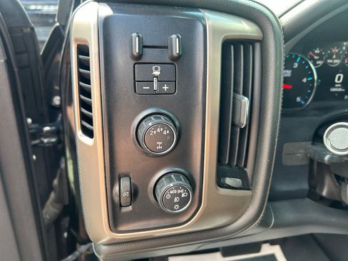 Used 2018 GMC Sierra 2500 Denali w/ Duramax Plus Package AWD/4WD image 17