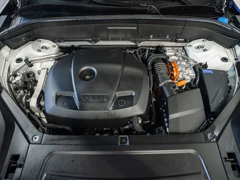 Used 2017 Volvo XC90 T8 Inscription w/ Luxury Package image 21