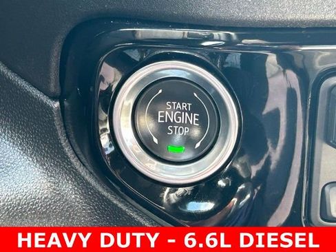 Used 2025 Chevrolet Silverado 2500 LT w/ Convenience Package image 25