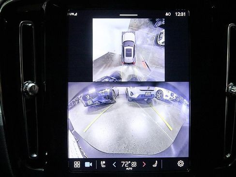 Certified 2024 Volvo XC40 B5 Plus w/ Climate Package image 25