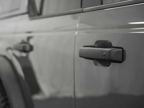 Certified 2025 Ford Bronco Badlands image 15