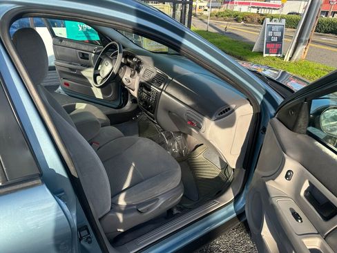 Used 2005 Ford Taurus SE image 14