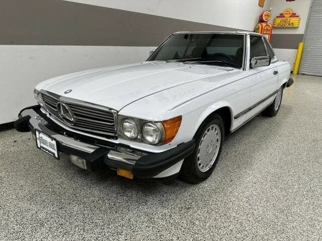 Used 1988 Mercedes-Benz 560 SL image 3