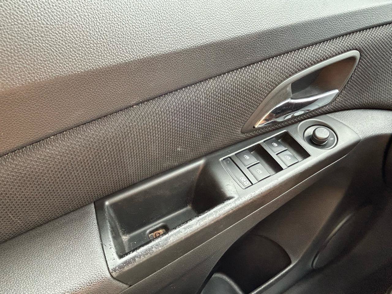 Used 2013 Chevrolet Cruze LT FWD image 26