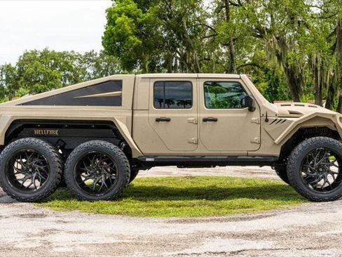 Used 2023 Jeep Gladiator Sport AWD/4WD image 6