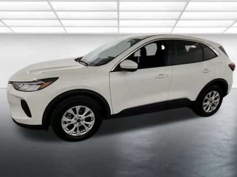 Used 2023 Ford Escape Active w/ Tech Pack #2 AWD/4WD image 4