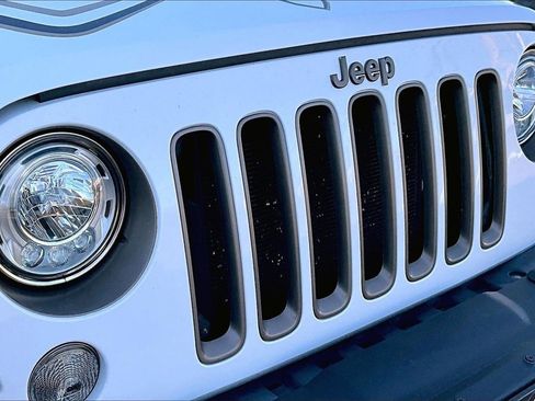 Used 2018 Jeep Wrangler Sport image 32
