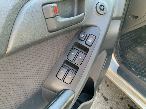 Used 2011 Kia Forte EX image 17