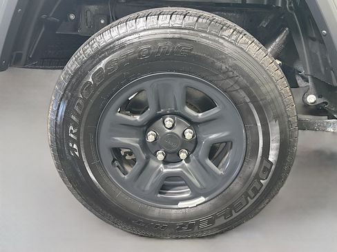 Used 2021 Jeep Gladiator Sport AWD/4WD image 33