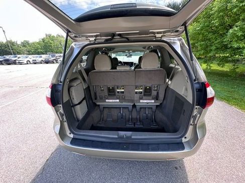 Used 2017 Toyota Sienna LE FWD image 10