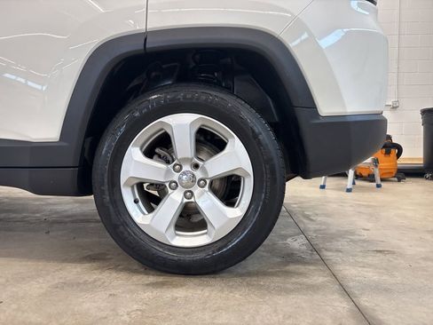Used 2019 Jeep Compass Latitude AWD/4WD image 22