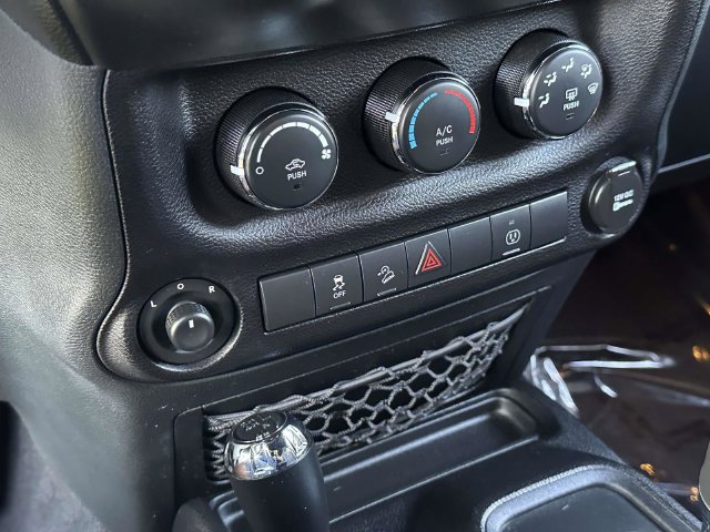 Used 2013 Jeep Wrangler Sahara w/ Mopar Chrome Edition Group AWD/4WD image 7