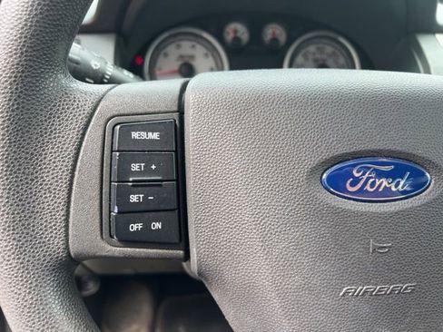 Used 2009 Ford Focus SE FWD image 22