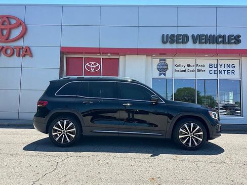 Used 2023 Mercedes-Benz GLB 250 4MATIC image 6