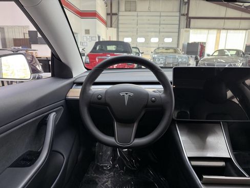Used 2019 Tesla Model 3 image 23