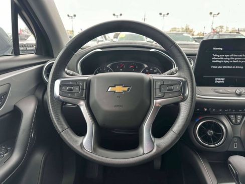 Used 2025 Chevrolet Blazer LT AWD/4WD image 14