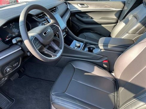 New 2025 Jeep Grand Cherokee L Limited w/ Luxury Tech Group II image 22