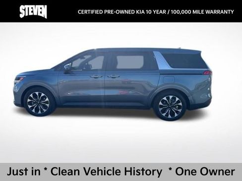 Used 2023 Kia Carnival EX FWD image 3