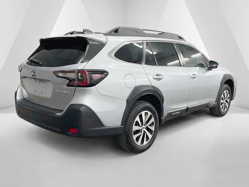 Used 2024 Subaru Outback AWD/4WD image 7